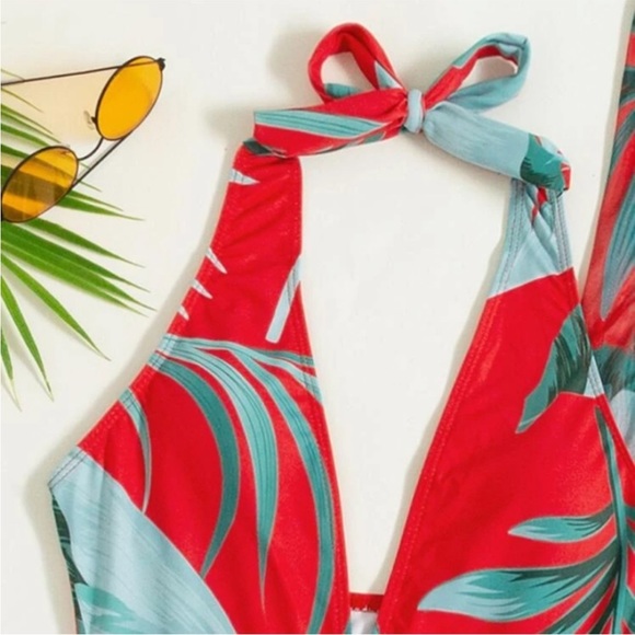 Such a cute set. I received L instead of M that I ordered. - Picture 2 of 3